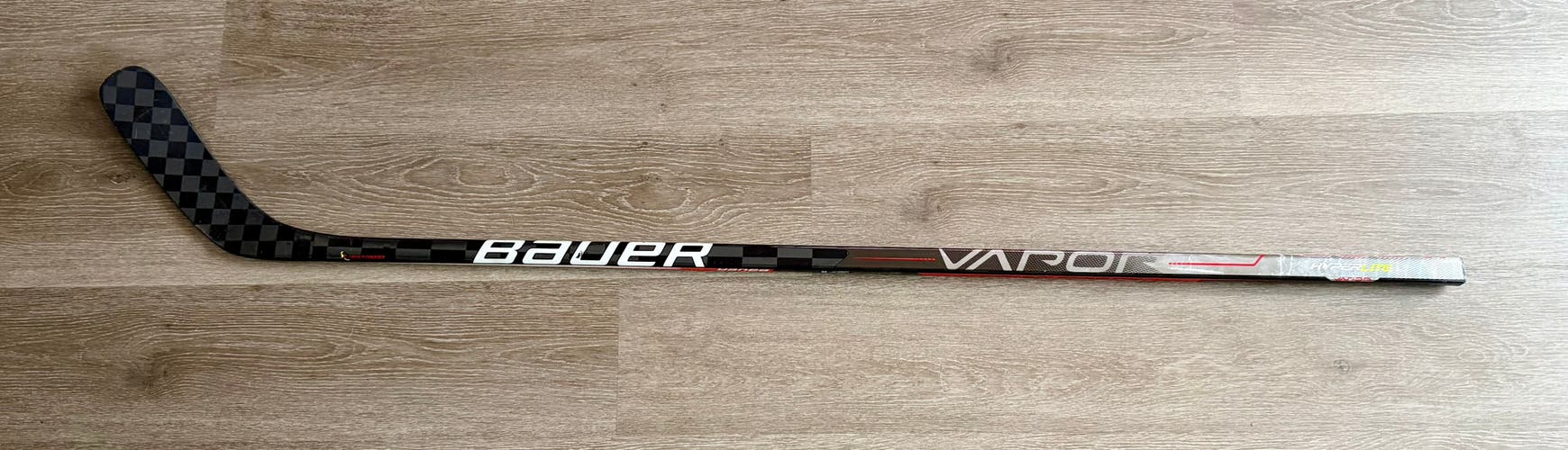 Senior Bauer Vapor Hyperlite Right Handed Hockey Stick P88 70 Flex (Used)