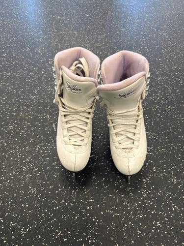 Used Jackson SOFTSKATE Womens Softboot Skate White Senior 6 11849-S000037212