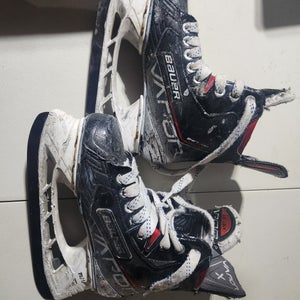 Black Bauer S21 Vapor Shift Pro (SMU) Hockey Skates Regular Width Size 3 (Used)