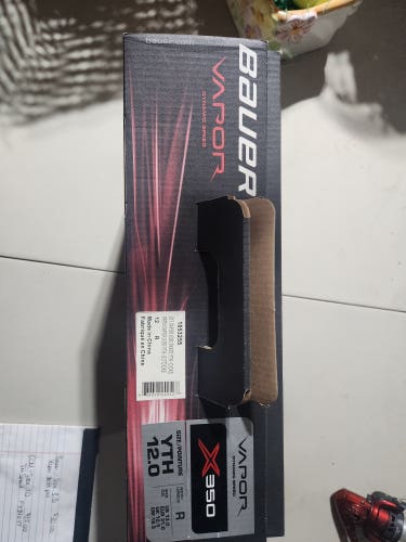 Black Bauer Vapor X350 Hockey Skates Regular Width 12 (Used)