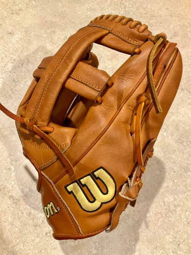 Wilson A2000 EL3 RH Infield Baseball Glove 11.75" (Used)