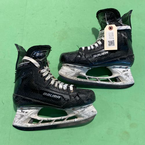 Used Intermediate Bauer Matrix Hockey Skates Size 5 | FIT 2