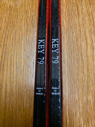 2 Pack - Bauer Vapor Hyp2rlite 95 Flex Custom P28 LH KEY 79 Miller Pro Stock Hockey Sticks