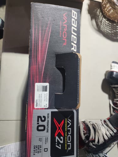 Bauer Vapor X2.7 Hockey Skates Regular Width Size 2 (Used)
