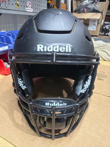 USED RIDDELL FLEX ADULT HELMET - MEDIUM - FLAT BLACK