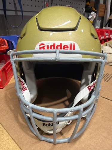 USED RIDDELL FLEX ADULT HELMET - MEDIUM - VEGAS GOLD