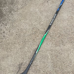 BAUER VAPOR Flylite Pro Stock Hockey Stick Grip P28 55 Flex Right 78923