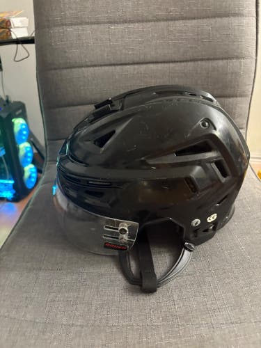 Large Bauer Re-Akt 150 Helmet (Used)