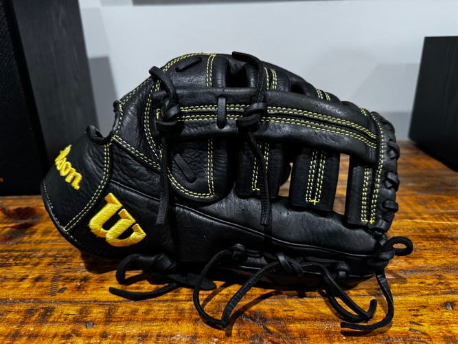 Wilson A950 RH Baseball Glove 12.5" (Used)