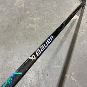 BAUER VAPOR Flylite Pro Stock Hockey Stick Grip P28 77 Flex Left 5779