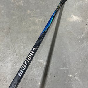 BAUER VAPOR Flylite Pro Stock Hockey Stick Grip P28 77 Flex Right 22399