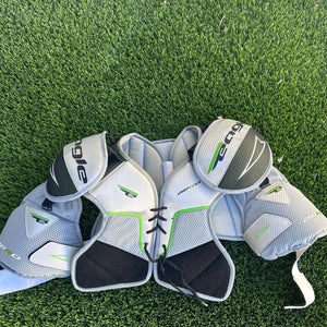 Men's Large Senior Eagle Aero Pro Shoulder Pads (Used)