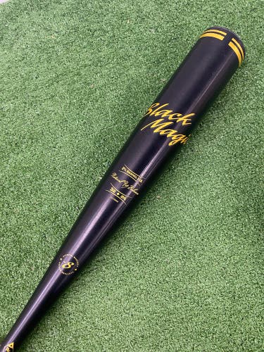 Easton Black Magic (2 3/4") USSSA Bat 2023 (-8)