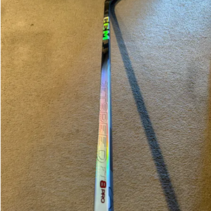 NEW Intermediate CCM JetSpeed FT8 Pro Right Handed Hockey Stick P28 65 Flex (New)