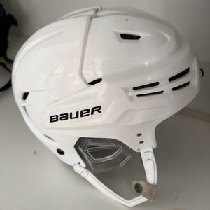 Small Bauer Re-Akt 65 Helmet (Used)