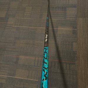 Senior Bauer Twitch Right Handed Hockey Stick P92 70 Flex (Used)