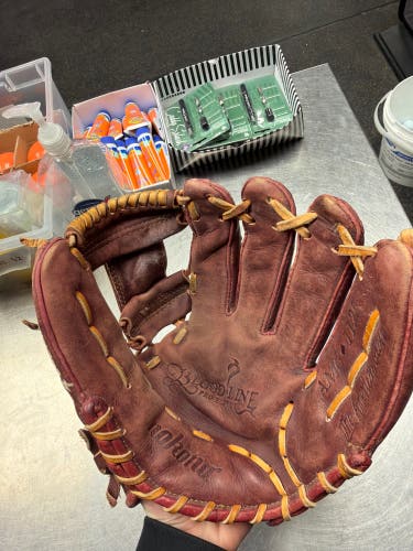 Nokona Bloodline pro elite RH Infield Baseball Glove 11.25" (Used)