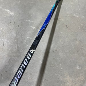 BAUER VAPOR Flylite Pro Stock Hockey Stick Grip P28 70 Flex Right 32475