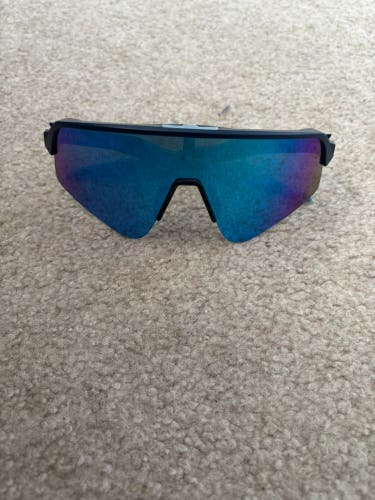 Men's One Size Fits All Oakley Sutro Sunglasses (Used)