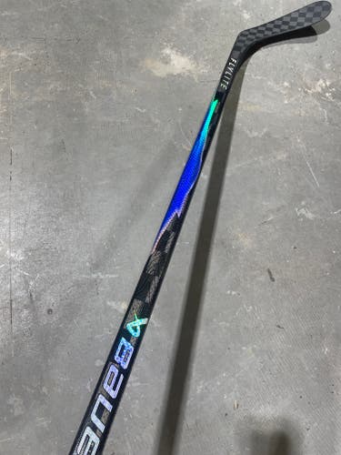 BAUER VAPOR Flylite Pro Stock Hockey Stick Grip P28 70 Flex Right 55668