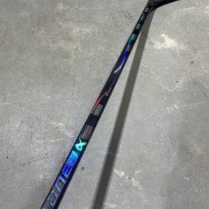 BAUER VAPOR Flylite Pro Stock Hockey Stick Grip P28M 77 Flex Right 22325