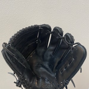 Wilson A2000 CK22 RH Pitcher's Baseball Glove 11.75" (Used)