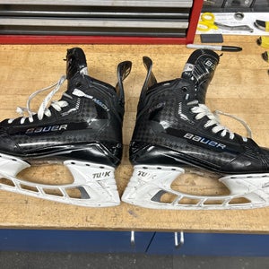 2022 Bauer Supreme Mach Hockey Skates Regular Width 8 (Used)