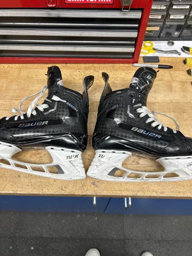 2022 Bauer Supreme Mach Hockey Skates Regular Width 8 (Used)