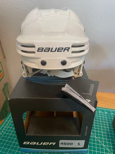 New in Box Small Bauer 4500 Hockey Helmet (New)