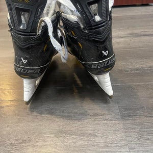 Bauer Supreme M5 Pro Hockey Skates Size 4 (Used) 2024  With Gold Bladetech
