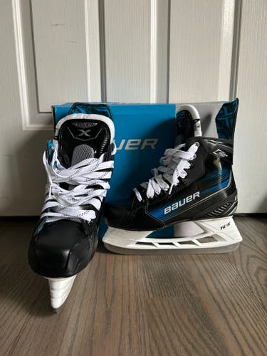 Black 2024 Bauer Hockey Skates Regular Width 5.5 (New)