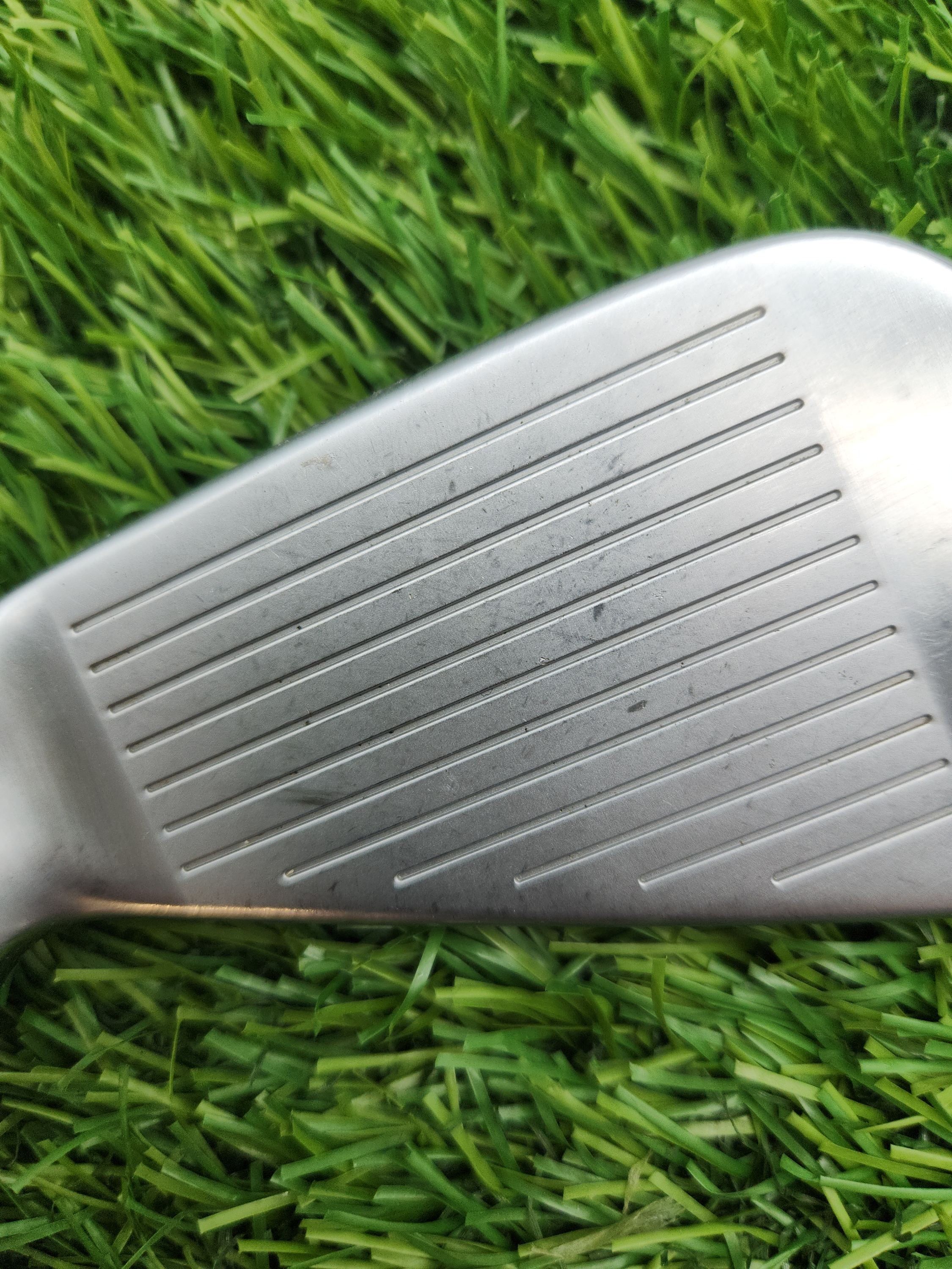 Set De Fers TaylorMade M4 Droitier - 5-PW, AW - Shafts Acier KBS Max 85 Flex Régulier - Neuf