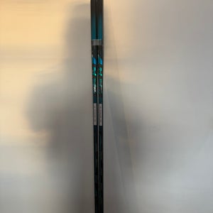 Senior CCM Vizion Right Handed Hockey Stick P29 75 Flex (New)