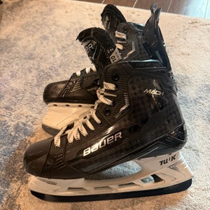 2022 Bauer Supreme Mach Hockey Skates 10 (Used)