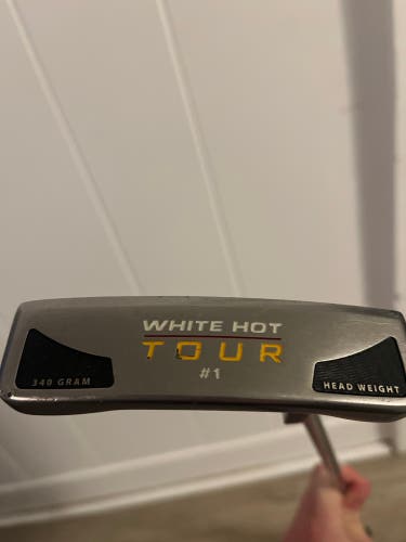 Men's Odyssey White Hot Tour 1 Blade Right Handed Putter 34" (Used)