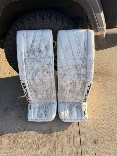 34" True Catalyst 9X3 Goalie Leg Pads (Used)