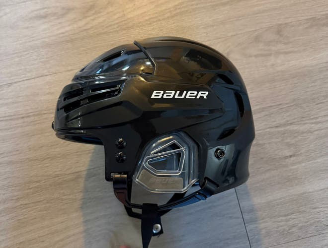 Large Bauer Re-Akt Helmet (Used)