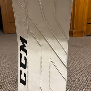 CCM Axis 1.9 Regular (New)