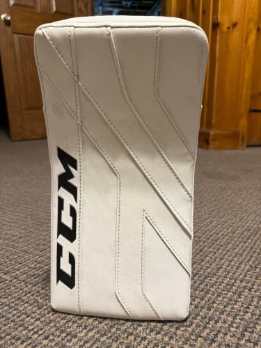 CCM Axis 1.9 Regular (New)