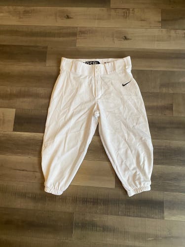 White Men's Adult Nike Baseball Pants (Used)