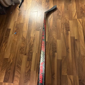 Senior Bauer Pulse Right Handed Hockey Stick P28 77 Flex (New)