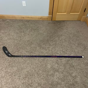 Senior Bauer Twitch Right Handed Hockey Stick P28M 70 Flex (Used)