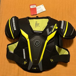 Men's Medium Senior Warrior ALPHA LX 30 Shoulder Pads (New)