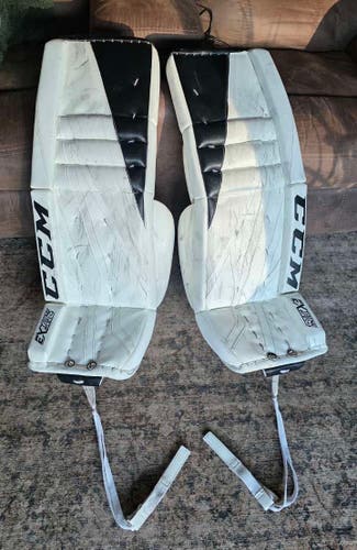 33" CCM Extreme Flex 4 Goalie Leg Pads Pro Stock (Used)