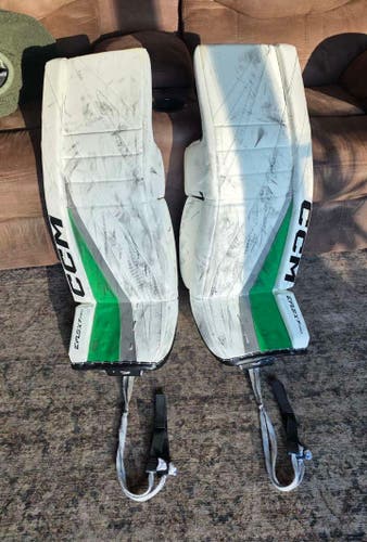 33" CCM EFlex 7 Goalie Leg Pads Pro Stock (Used)