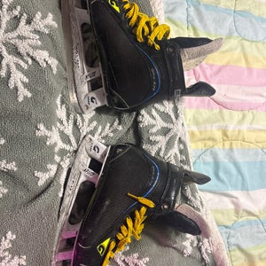 2011 Graf Ultra G75 Hockey Skates Regular Width 7 (Used)