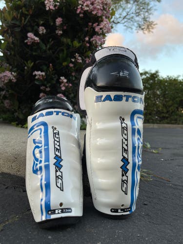 Easton Synergy hockey shin guards youth