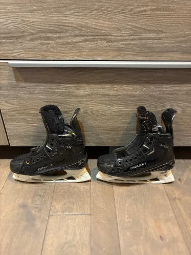 2022 Bauer Supreme Mach Hockey Skates Size 5 (Used)
