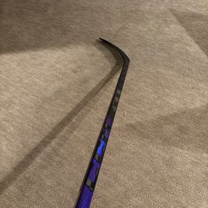 Intermediate CCM Ribcor Trigger 10 Pro Right Handed Hockey Stick P29 65 Flex (New)