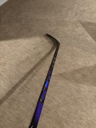 Intermediate CCM Ribcor Trigger 10 Pro Right Handed Hockey Stick P29 65 Flex (New)